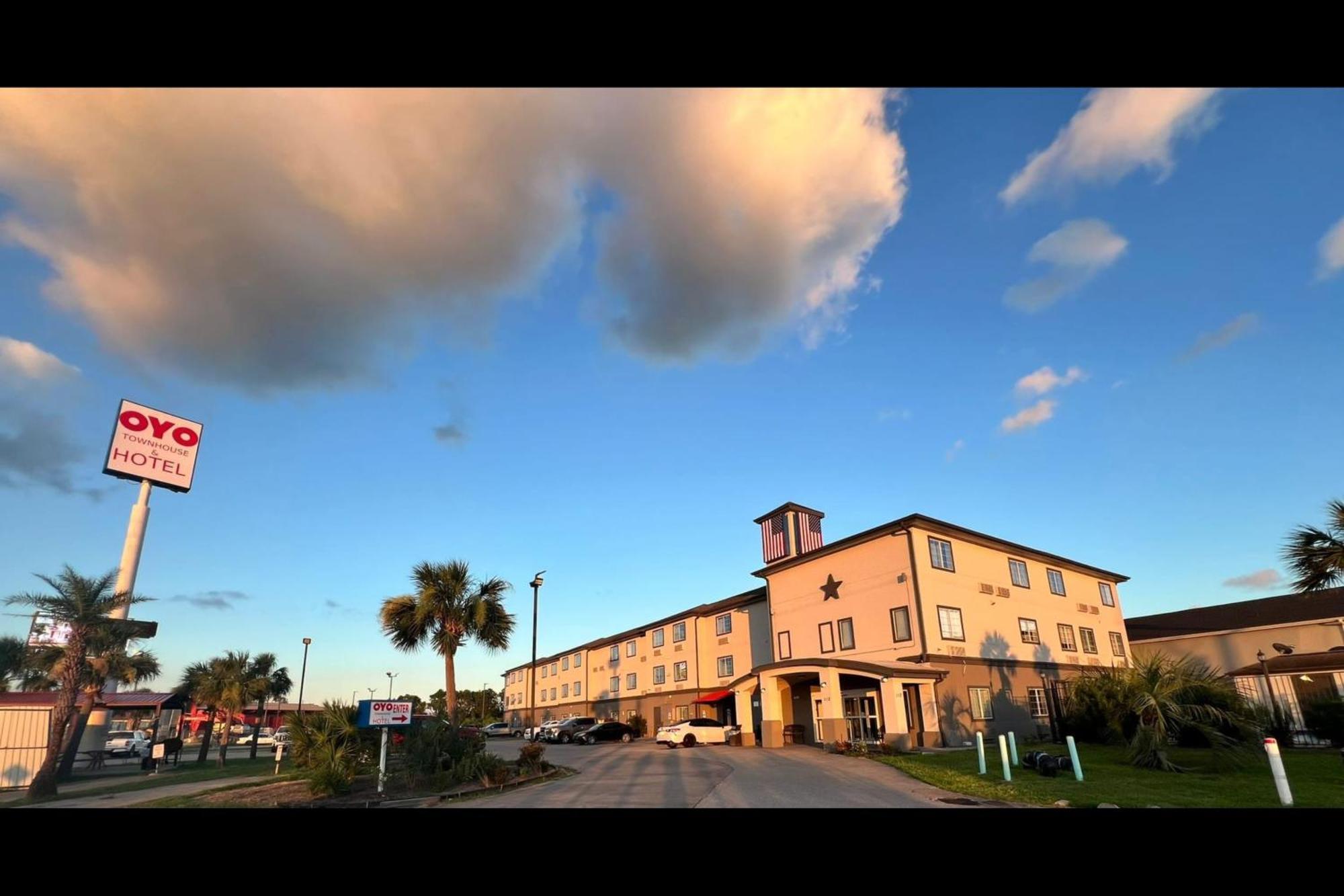 Oyo Townhouse Sulphur,La Extended Stay Eksteriør bilde